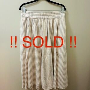 !! SOLD !! Tan & white midi skirt, linen blend, striped #stripes #linen #midi